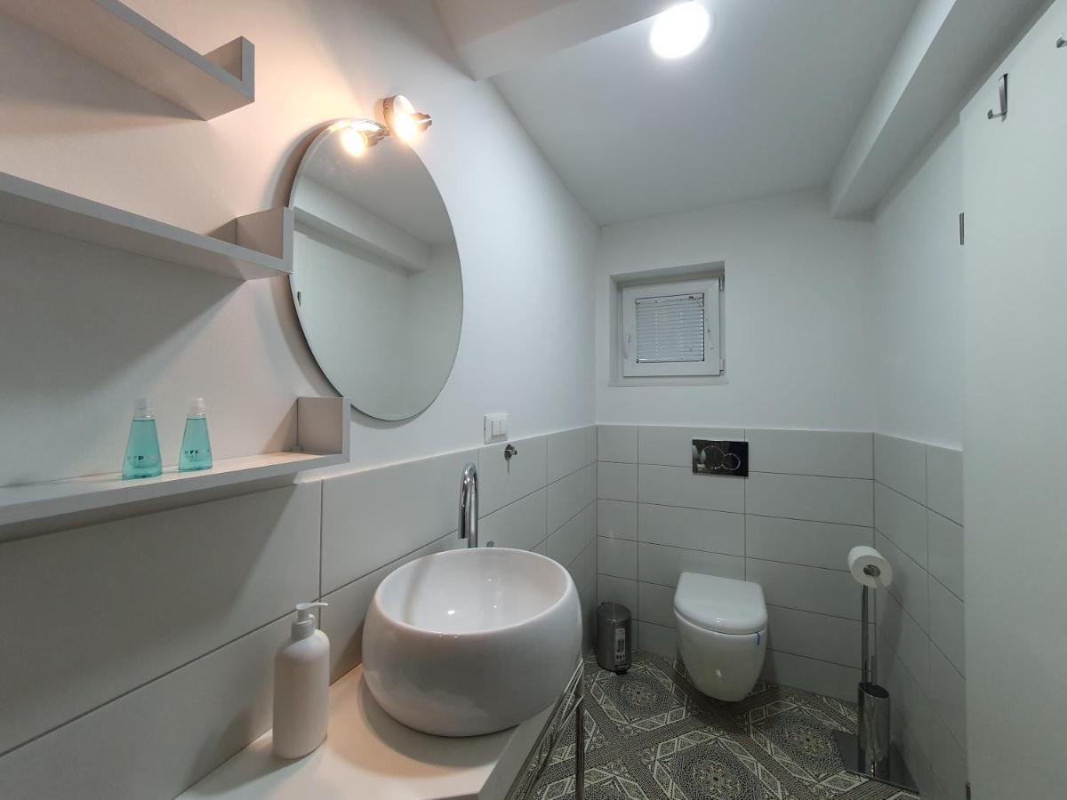 Charming Apartment Mila In Privat House With Free Parking 류블랴나 외부 사진